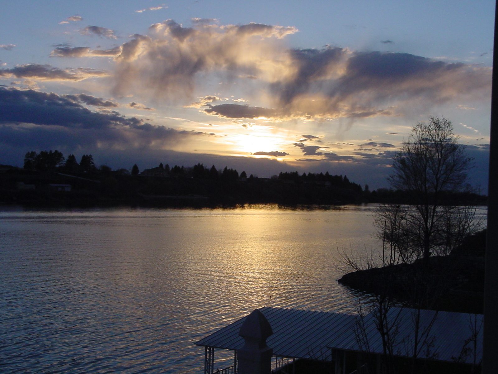 Burley across the Snake River at sunset